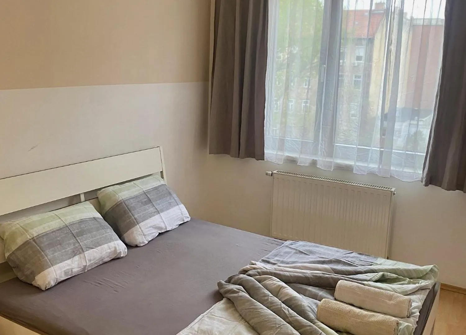 Roland Apartment Downtown - Garay contacts